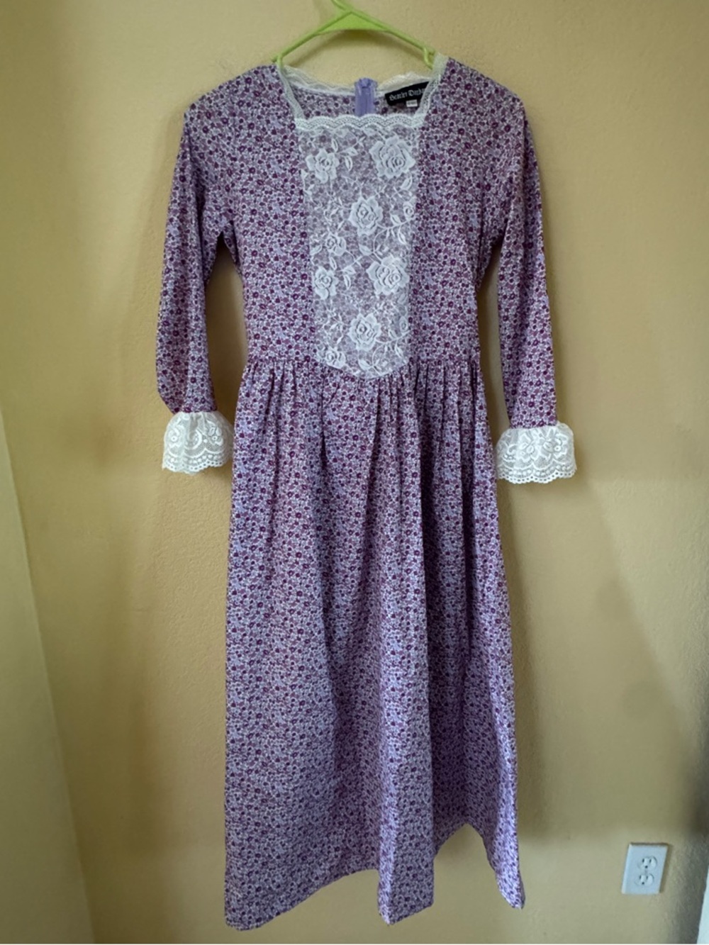 Scarlet Darkness Floral Prairie Pioneer Dress & Cap Girl's Size 12-13